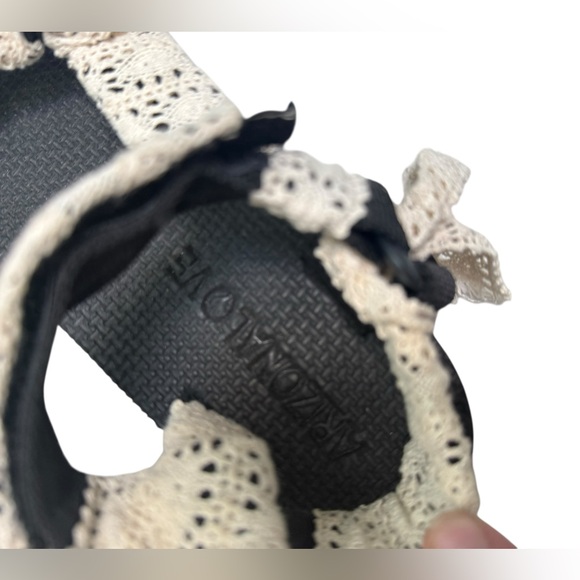 Arizona Love Women’s Cream Lace Trekky Sandals - Size 38 - Picture 8 of 12